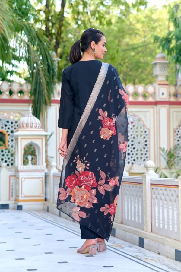 Women  Kurta with Pant and Digital Print with Heavy Embroidery Dupatta Set  - Image 6