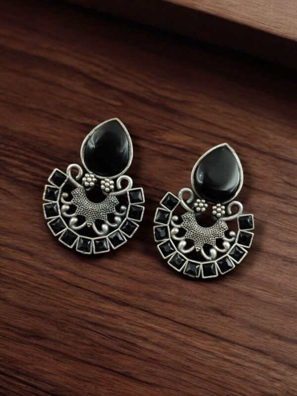 Monalisa Stone Stud Earrings