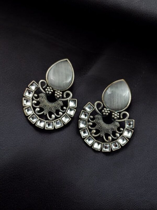 Monalisa Stone Stud Earrings